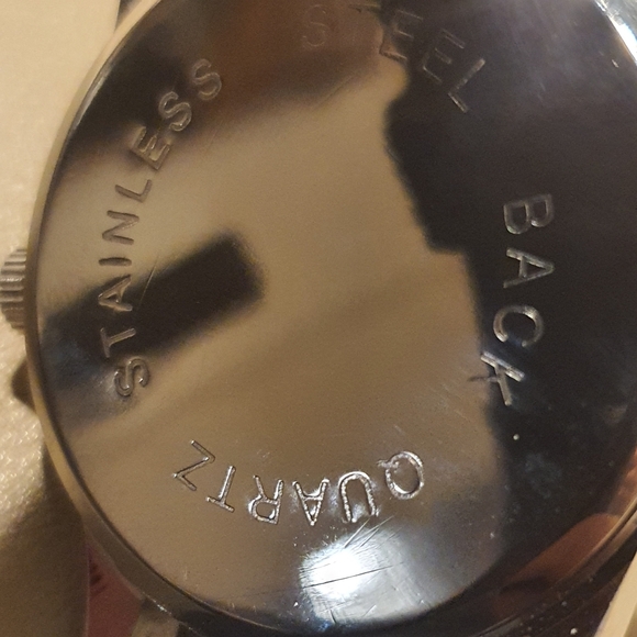 10/$20 Silver/Black Rubber Band Men's Watch - Picture 4 of 4